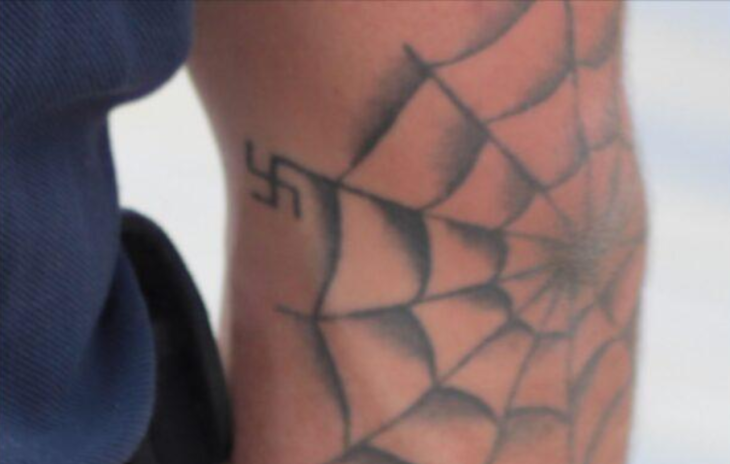 Le tatouage de croix gammée pour lequel Gaëtan Pichonnat avait été arrêté